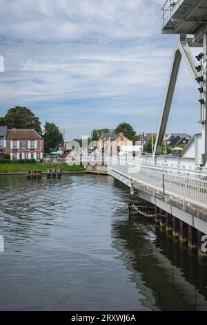 Die Pegasus-Brücke in Benouville, Frankreich. August 2023. Stockfoto