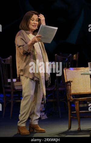 Maria Jose Goyanes tritt während der Vorstellung der Show „Galdós amor“ im Fernan Gomez Theater in Madrid auf, 27. September 2023, Spanien Stockfoto