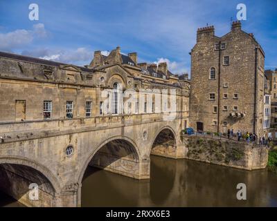 Pulteney Bridge, Historische Brücke, Fluss Avon, Bath, Somerset, England, Großbritannien, GB. Stockfoto