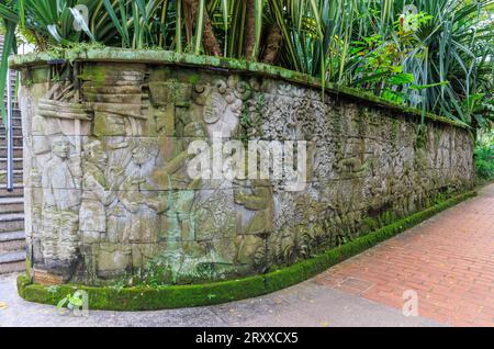 Balinesische Wandmalerei im Fort Canning Park, Singapur Stockfoto