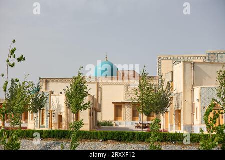 Das Minarett und die Kuppel der Madrasa in Samarkand Stockfoto