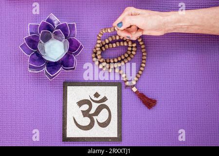 Yoga und Meditation Hintergrund. Draufsicht. Flach liegend Stockfoto