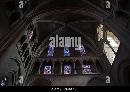 LAUSANNE, SCHWEIZ - 5. AUGUST 2023: Historische Pfeifenorgel des gotischen Doms Stockfoto