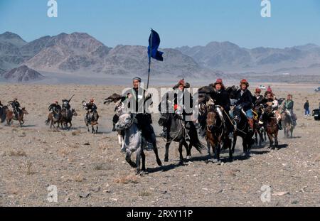 Kasachen zu Pferd, Teilnehmer am Golden Eagle Festival, Provinz Bayan Olgiy, Mongolei, Reiter Stockfoto