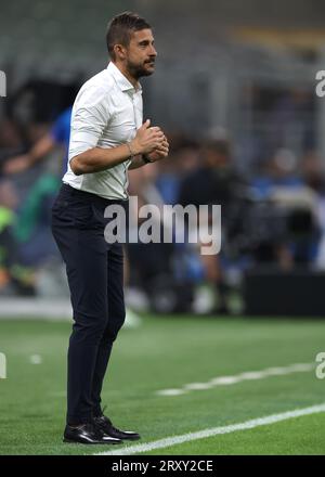 Mailand, Italien, 27. September 2023. Alessio Dionisi, Cheftrainer von US Sassuolo, reagiert während des Spiels der Serie A in Giuseppe Meazza, Mailand. Auf dem Bild sollte stehen: Jonathan Moscrop / Sportimage Stockfoto