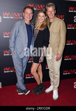 (Von links nach rechts) Richard Arnold, Georgina Castle und Andrew Castle nehmen an der Gala-Nacht für Derren Browns neue Magic Show Unbelievable im Criterion Theatre in Piccadilly, London, Teil. Bilddatum: Mittwoch, 27. September 2023. Stockfoto