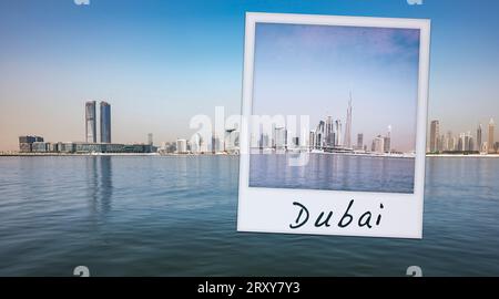 Dubai, Vereinigte Arabische Emirate, 23. April 2017. Die ikonische Skyline von Dubai mit Wasserkanal, Dubai Design District auf der linken Seite und dem weltberühmten Stockfoto