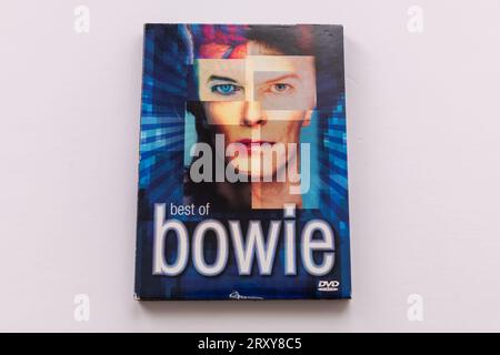 London. UK- 09.27.2023. Ein David Bowie DVD-Cover isoliert in weiß. Stockfoto