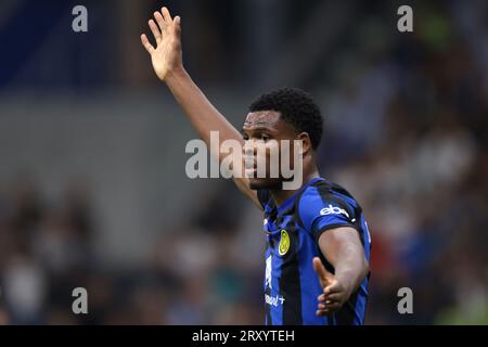 Mailand, Italien, 27. September 2023. Denzel Dumfries vom FC Internazionale reagiert während des Spiels der Serie A in Giuseppe Meazza, Mailand. Auf dem Bild sollte stehen: Jonathan Moscrop / Sportimage Stockfoto