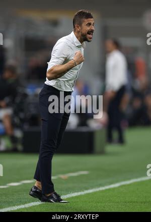 Mailand, Italien, 27. September 2023. Alessio Dionisi Cheftrainer der US Sassuoloreacts während des Spiels der Serie A in Giuseppe Meazza, Mailand. Auf dem Bild sollte stehen: Jonathan Moscrop / Sportimage Stockfoto