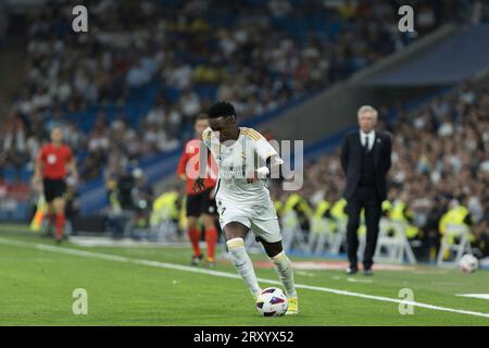 MADRID, SPANIEN - SEPTEMBER 27: Vinicius jr von Real Madrid während des Spiels La Liga 2023/24 zwischen Real Madrid und Las Palmas im Santiago Bernabeu Stadion in Madrid am 20. SEPTEMBER 2023. (Foto: Guillermo M.) Stockfoto