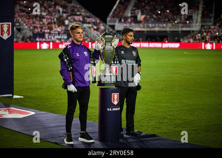 Fort Lauderdale, FL, USA. 27. September 2023, Vorspiel-Präsentation Inter Miami CF gegen Houston Dynamo, Finale des U.S. Open Cup im DRV PNK Stadium. Fort Lauderdale, FL, USA. 27. September 2023. Quelle: Jaroslav Sabitov/YES Market Media/Alamy Live News Stockfoto