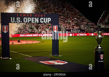 Fort Lauderdale, FL, USA. 27. September 2023, Vorspiel-Präsentation Inter Miami CF gegen Houston Dynamo, Finale des U.S. Open Cup im DRV PNK Stadium. Fort Lauderdale, FL, USA. 27. September 2023. Quelle: Jaroslav Sabitov/YES Market Media/Alamy Live News Stockfoto