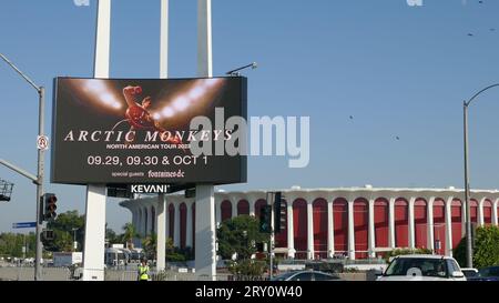 Inglewood, Kalifornien, USA 23. September 2023 Arctic Monkeys Concerts Marquee at Kia Forum am 23. September 2023 in Inglewood, Kalifornien, USA. Foto von Barry King/Alamy Stock Photo Stockfoto