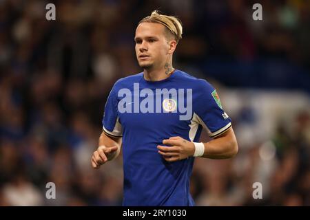 Mykhailo Mudryk (C) beim Spiel Chelsea gegen Brighton und Hove Albion EFL Carabao Cup in Stamford Bridge, London, UK am 27. September 2023. Stockfoto