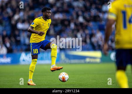 Broendby, Dänemark. 27. September 2023. Kevin Tshiembe (18) von Broendby, WENN er während des Oddset Pokalen-Spiels zwischen HIK und Broendby IF im Brondby Stadium gesehen wurde. (Foto: Gonzales Photo - Teis Markfoged). Quelle: Gonzales Photo/Alamy Live News Stockfoto