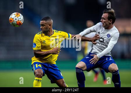 Broendby, Dänemark. 27. September 2023. Kevin Mensah (14) von Broendby IF gesehen während des Oddset Pokalen Spiels zwischen HIK und Broendby IF im Brondby Stadium. (Foto: Gonzales Photo - Teis Markfoged). Quelle: Gonzales Photo/Alamy Live News Stockfoto