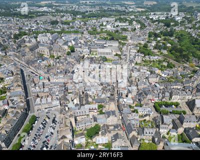 Dinan Bretagne, Frankreich Drohne, Luftfahrt Stadtzentrum Stockfoto