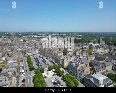 Dinan Stadtzentrum Bretagne, Frankreich Drohne, Luft Stockfoto