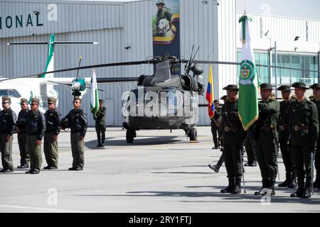 Einer der drei UH60 Black Hawk Hubschrauber wird auf der Schürze während einer Veranstaltung auf dem CATAM - Airbase in Bogota geparkt, wo die Vereinigten Staaten von Amerika e Stockfoto