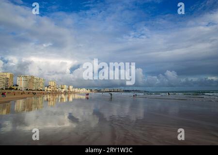 Frankreich, Les Sables d'Olonne, 85, la Grande Plage at Ebbe, Oktober 2021. Stockfoto