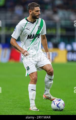 Domenico Berardi von US Sassuolo wurde während des Fußballspiels der Serie A 2023/24 zwischen dem FC Internazionale und US Sassuolo im Giuseppe Meazza Stadium in Aktion gesehen. ENDSTAND : Zwischen 1 | 2 Sassuolo Stockfoto