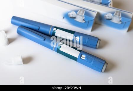 Ozempic Insulininjektions-Pen oder Insulinpatronen-Pen für Diabetiker. Medizinische Geräte für Diabetesvorsteher. Stockfoto