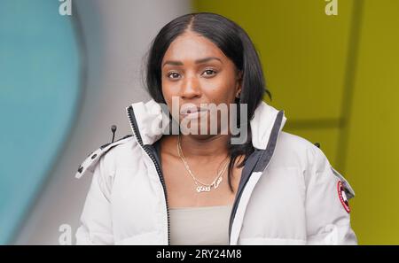 Bianca Williams vor Palestra House, im Zentrum Londons, wegen der groben Fehlverhaltensverhandlung von fünf Polizeibeamten der Metropolitan Police wegen der Unterbrechung und der Suche nach zwei schwarzen Athleten. Die britische Athletin Williams und ihr Partner Ricardo Dos Santos wurden im Juli 2020 in Maida Vale im Norden Londons angehalten und mit Handschellen gefesselt, während sie mit ihrem Baby fuhren. Bilddatum: Donnerstag, 28. September 2023. Stockfoto