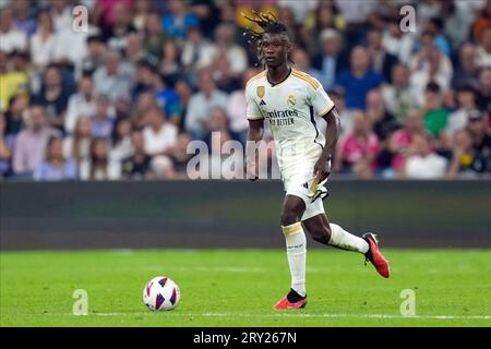 Eduardo Camavinga von Real Madrid CF spielte während des La-Liga-Spiels zwischen Real Madrid und UD Las Palmas am 27. September 2023 im Santiago Bernabeu Stadion in Madrid, Spanien. (Foto: Cesar Cebolla/PRESSINPHOTO) Stockfoto