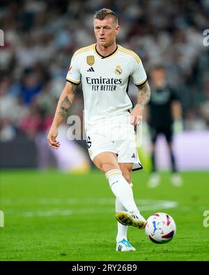 Toni Kroos von Real Madrid CF spielte während des La-Liga-Spiels zwischen Real Madrid und UD Las Palmas am 27. September 2023 im Santiago Bernabeu Stadion in Madrid, Spanien. (Foto: Cesar Cebolla/PRESSINPHOTO) Stockfoto