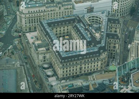 London UK. 28. September 2023. Ein Blick auf die Gebäude der Bank of England und das Finanzviertel der Stadt London aus dem öffentlich zugänglichen Betrachtungsbereich von Horizont 22 . Horizon 22 in Bishopsgate ist das höchste Gebäude der Stadt London und bietet einen Panoramablick über London auf einer Höhe von 62 Etagen und 254 Metern und öffnet sich für die Public Credit amer Gazzal/Alamy Live News Stockfoto