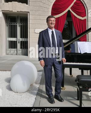 Einweihung des dritten Ausstellungsprojekts des Jahres in der Accademia Carrara mit einem Konzert in Anwesenheit des Bürgermeisters Giorgio Gori. Ein Wechsel zwischen Wahrheit und Darstellung zwischen Malerei und Musik. Stockfoto