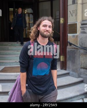 28. September 2023, London, England, Vereinigtes Königreich: Just Stop Oil Aktivist JACOB BOURNE verlässt City of London Magistratesâ€™ Court nach dem Prozess. (Bild: © Tayfun Salci/ZUMA Press Wire) NUR REDAKTIONELLE VERWENDUNG! Nicht für kommerzielle ZWECKE! Stockfoto