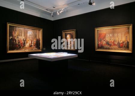 Einweihung des dritten Ausstellungsprojekts des Jahres in der Accademia Carrara mit einem Konzert in Anwesenheit des Bürgermeisters Giorgio Gori. Ein Wechsel zwischen Wahrheit und Darstellung zwischen Malerei und Musik. Stockfoto