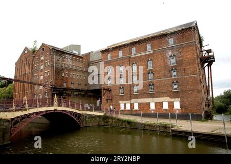 Heilungen Mehl Mill am Fluss Avon in Tewkesbury UK Stockfoto