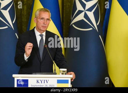 Nicht exklusiv: KIEW, UKRAINE - 28. SEPTEMBER 2023 - NATO-Generalsekretär Jens Stoltenberg wird während eines gemeinsamen Treffens mit der Presse mit Pre abgebildet Stockfoto