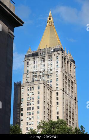 NEW YORK, USA - 3. JULI 2013: Das New York Life Building, der Hauptsitz der New York Life Insurance Company. Stockfoto