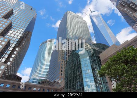 New YORK, USA - 4. JULI 2013: Brookfield Place Büro- und Einzelhandelskomplex in Lower Manhattan, New York City. Es wird allgemein als World Fi bezeichnet Stockfoto