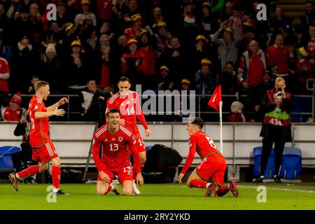 Cardiff, Wales - 28. März 2023: Der walisische Kieffer Moore feiert sein erstes Tor des Spiels. Qualifyi der Gruppe D der UEFA-Europameisterschaft Stockfoto