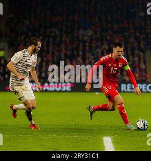 Cardiff, Wales - 28. März 2023: Aaron Ramsey von Wales während des Qualifikationsspiels zur UEFA-Europameisterschaft der Gruppe D gegen Lettland in Cardiff City Stockfoto