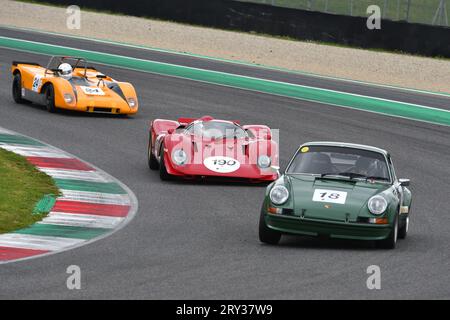 Scarperia, 2. April 2023: Porsche 911 ST des Jahres 1972 in Aktion während der Mugello Classic 2023 auf dem Mugello Circuit in Italien. Stockfoto