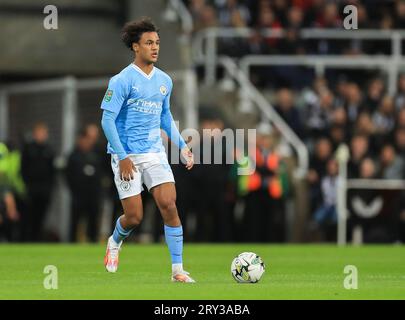 Newcastle, Großbritannien. September 2023 27. Manchester City Mittelfeldspieler Oscar Bobb (52) während des Newcastle United FC gegen Manchester City FC Carabao Cup, Runde 3 im St.James' Park, Newcastle, Großbritannien am 27. September 2023 Credit: Every Second Media/Alamy Live News Stockfoto