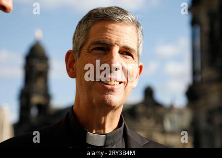 Pater Paul von Habsburg beim Empfang anlässlich der Trauung von Maria Teresita Prinzessin von Sachsen und Graf Beryl Alexandre de Saporta in der Hofki Stockfoto