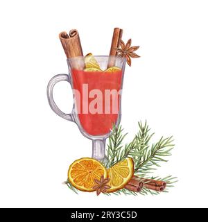 Wintergetränk, weihnachtliche Gewürze. Heißer, würziger Punsch. Fichtenzweig, getrocknete Orangenscheiben. Glühwein mit Zimtstangen, Sternanis und Orange. Stockfoto