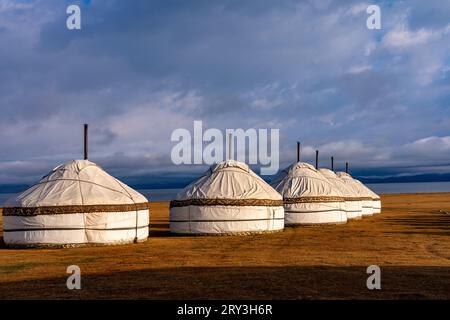 Jurtensiedlung in Kirgisistan Stockfoto