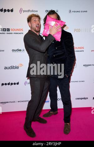 London, UK . 28 . September 2023 . Sam Thompson und Pete Wicks wurden bei den Podcast Awards 2023 im Outernet Global vorgestellt. Quelle: Alan D West/EMPICS/Alamy Live News Stockfoto