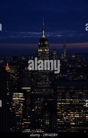 New York, New York, USA. September 2023 27. Das Empire State Building bei Sonnenuntergang am 27. September 2023 in New York. (Bild: © Bryan Smith/ZUMA Press Wire) NUR REDAKTIONELLE VERWENDUNG! Nicht für kommerzielle ZWECKE! Stockfoto