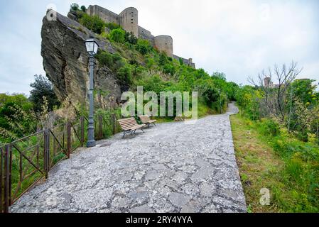 Mittelalterliche Burg Roccascalegna - Italien Stockfoto