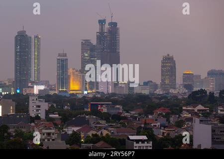 Jakarta, Indonesien - 23. September 2023: Luftverschmutzung in Jakarta, der Hauptstadt Indonesiens. Stockfoto