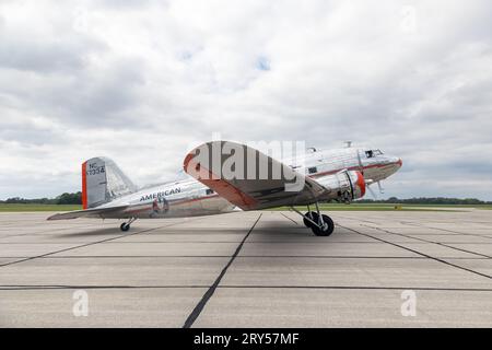 Das Flaggschiff Detroit, ein restauriertes Flugzeug der Douglas DC-3 aus dem Jahr 1937, besuchte den Regionalflughafen Southeast Iowa am Sonntag, den 24. Und 25. September 2023. Der Plan Stockfoto